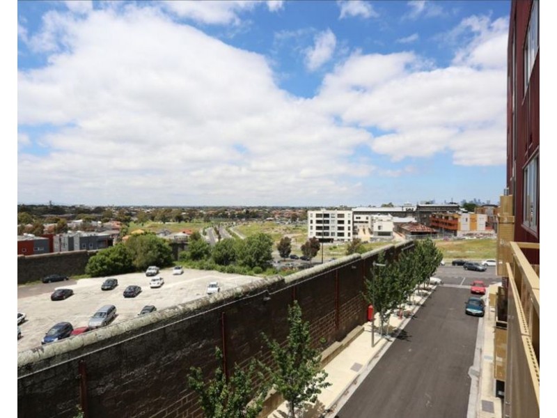 221/19 Pentridge Blvd, Coburg VIC 3058