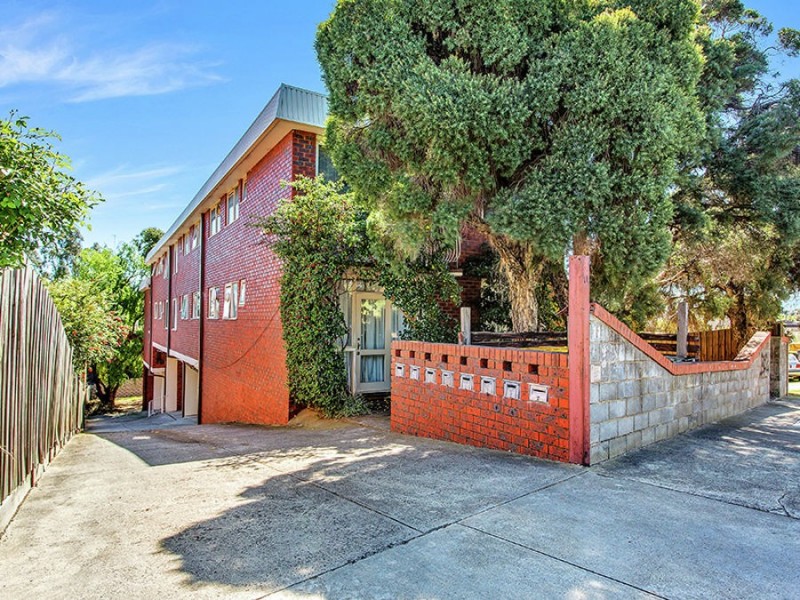 2/11 Egginton Street, Brunswick West VIC 3055