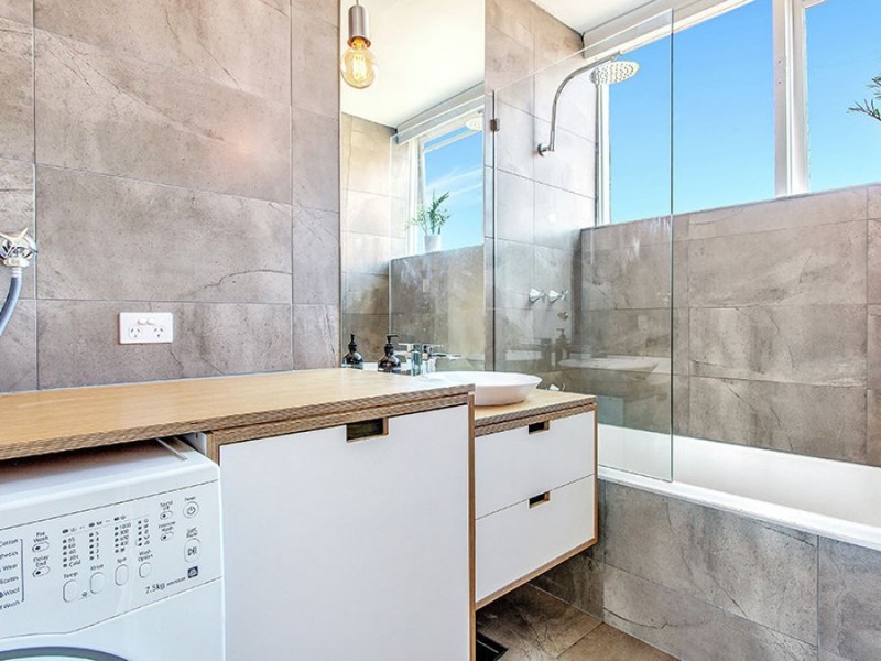 2/11 Egginton Street, Brunswick West VIC 3055