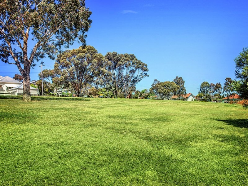 2/11 Egginton Street, Brunswick West VIC 3055