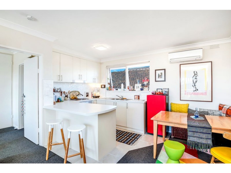 8/3 Guthrie Street, Brunswick West VIC 3055
