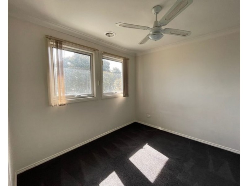 1/105 Marshall Road, Airport West VIC 3042