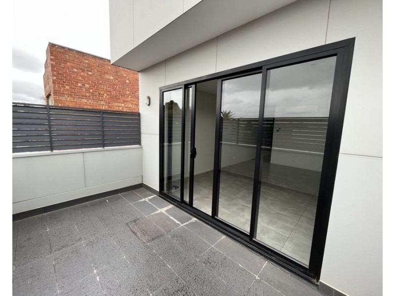 5/15 Irrelach Lane, Coburg VIC 3058