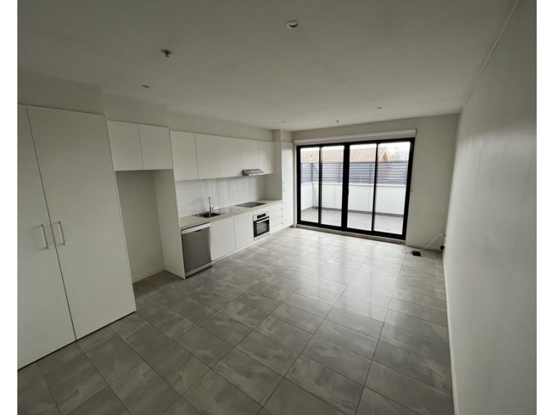 5/15 Irrelach Lane, Coburg VIC 3058