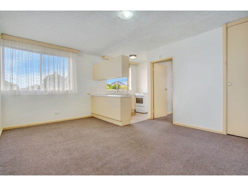 9/9 Austin Terrace, Brunswick VIC 3056