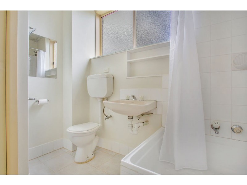 9/9 Austin Terrace, Brunswick VIC 3056