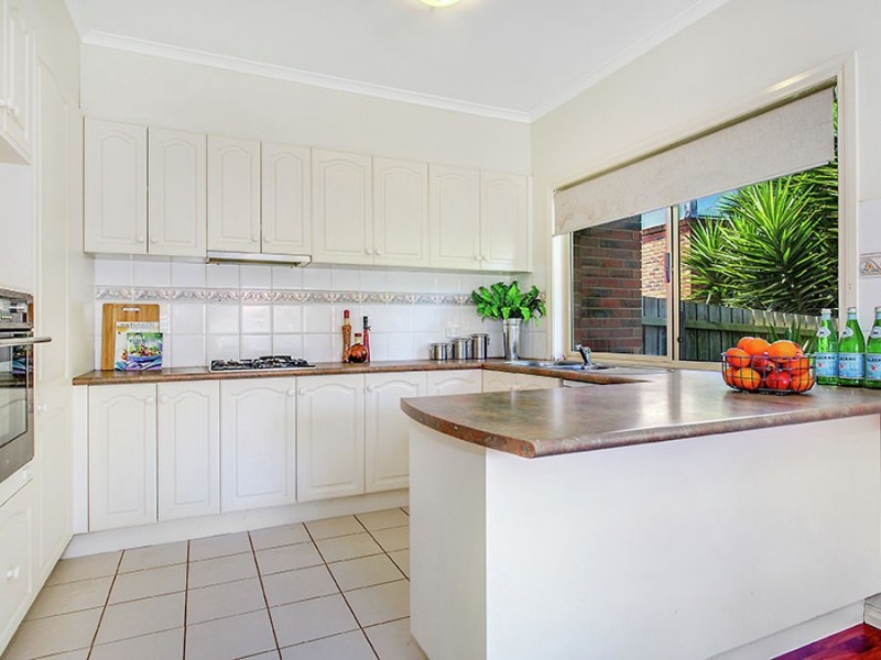 30 The Crest, Attwood VIC 3049