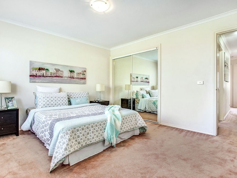30 The Crest, Attwood VIC 3049
