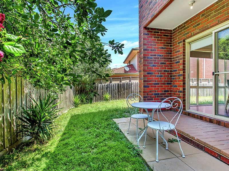 30 The Crest, Attwood VIC 3049