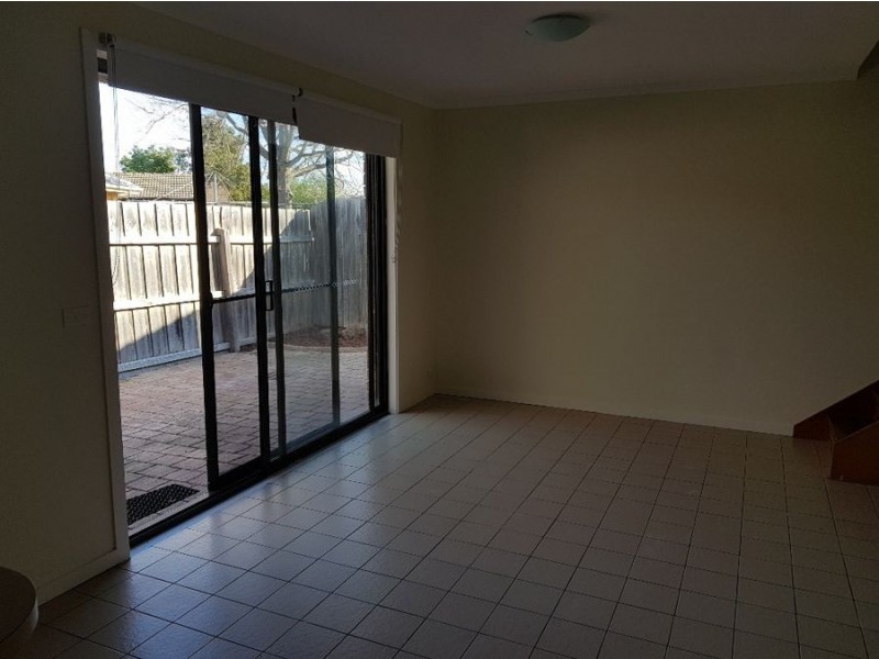 8/131 Mickleham Road, Tullamarine VIC 3043