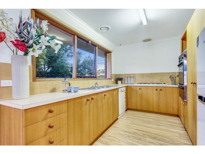 10 Allumba Drive, St Helena VIC 3088