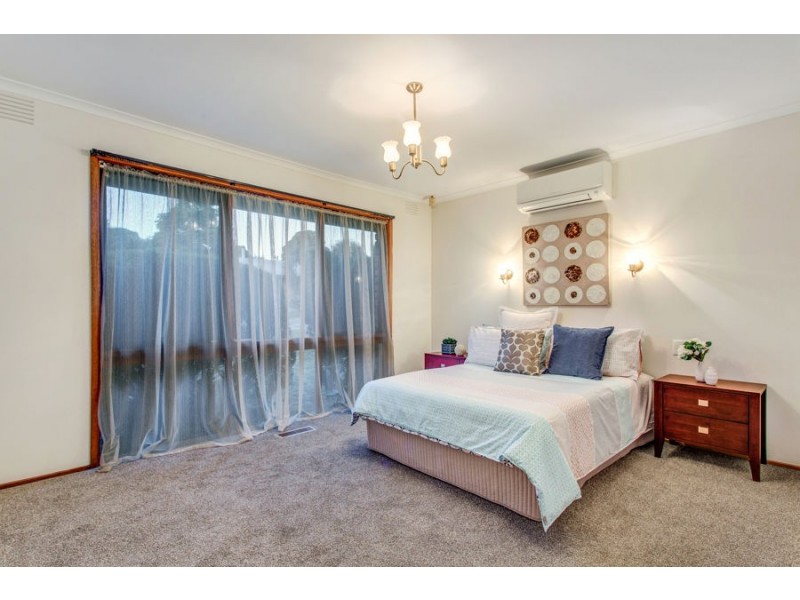 10 Allumba Drive, St Helena VIC 3088