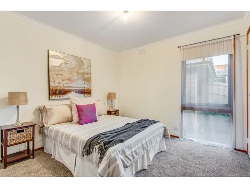 10 Allumba Drive, St Helena VIC 3088