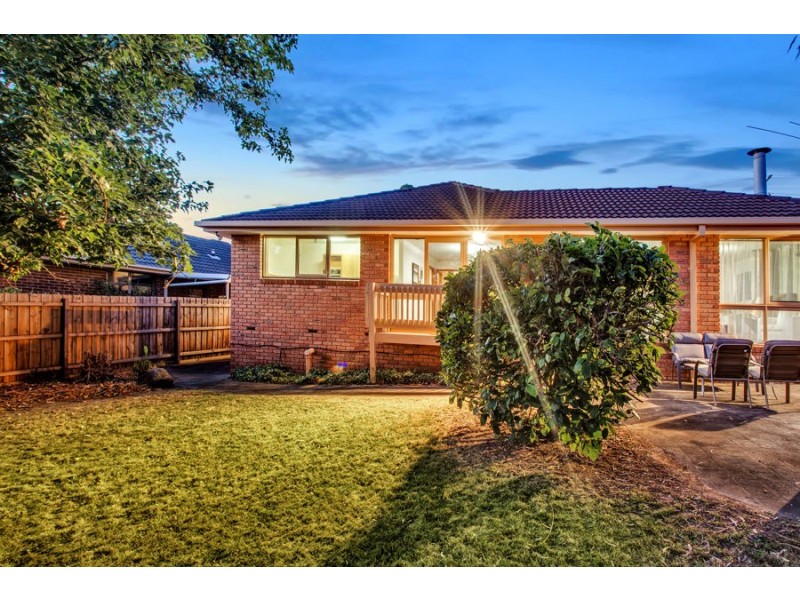 10 Allumba Drive, St Helena VIC 3088