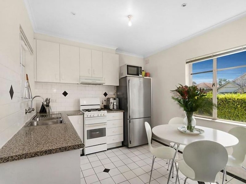 3/2a Foden Street, Brunswick West VIC 3055