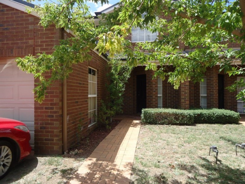42 The Crest, Attwood VIC 3049