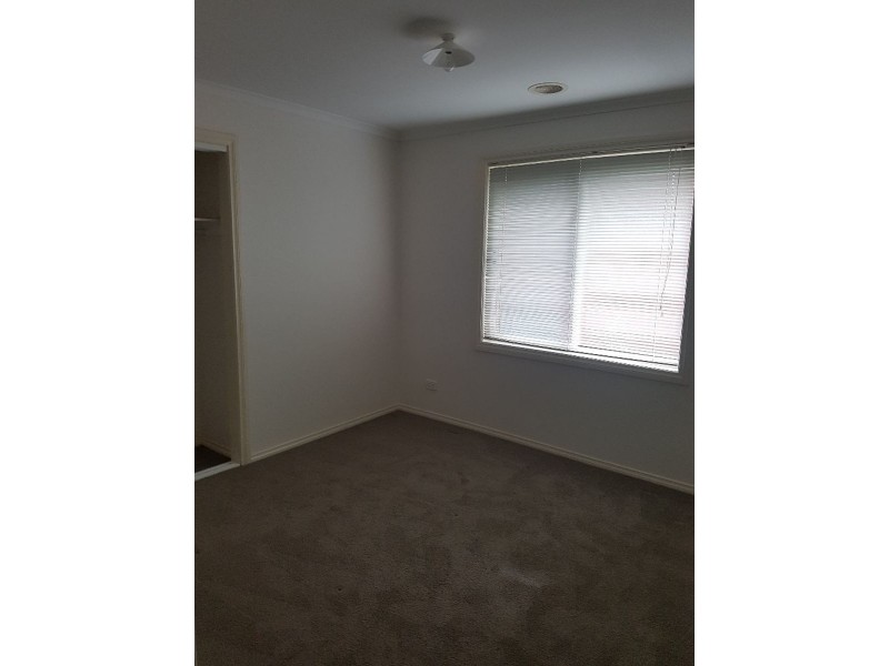 42 The Crest, Attwood VIC 3049