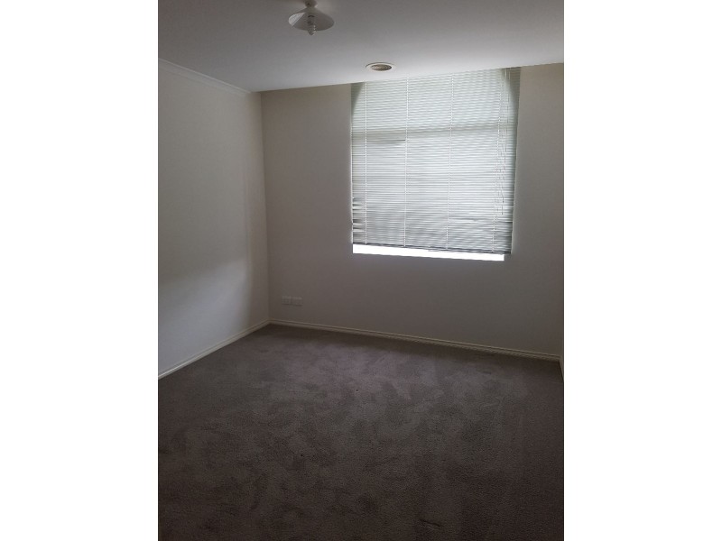 42 The Crest, Attwood VIC 3049