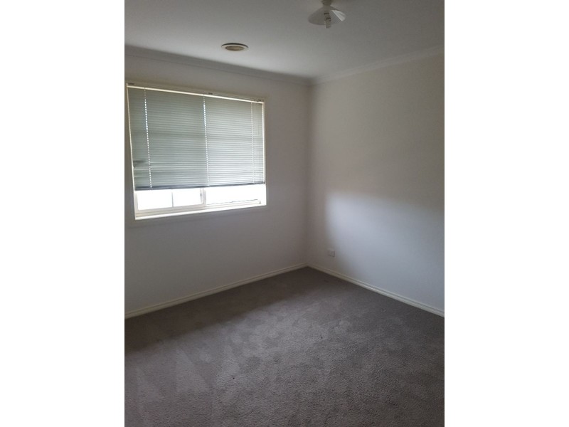 42 The Crest, Attwood VIC 3049