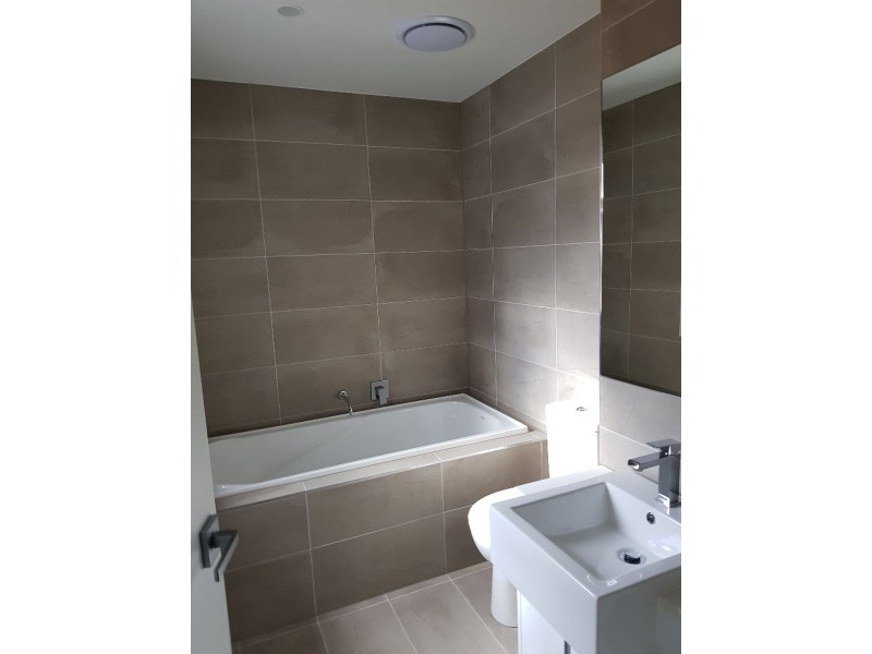 1/6-8 Brentwood Avenue, Pascoe Vale South VIC 3044