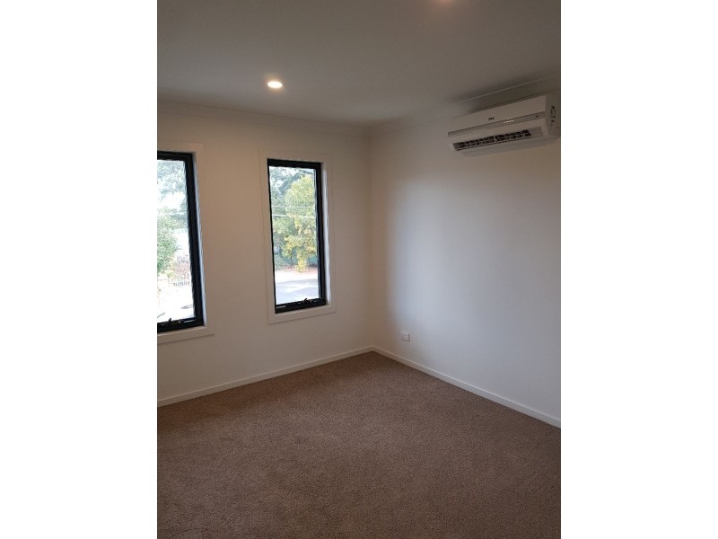 1/6-8 Brentwood Avenue, Pascoe Vale South VIC 3044