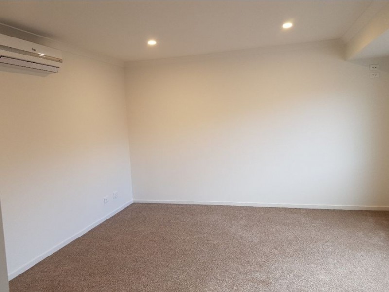 1/6-8 Brentwood Avenue, Pascoe Vale South VIC 3044