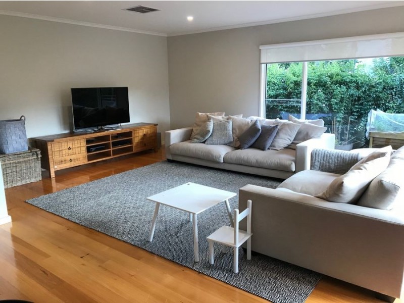 1 Hotham Court, Mont Albert VIC 3127