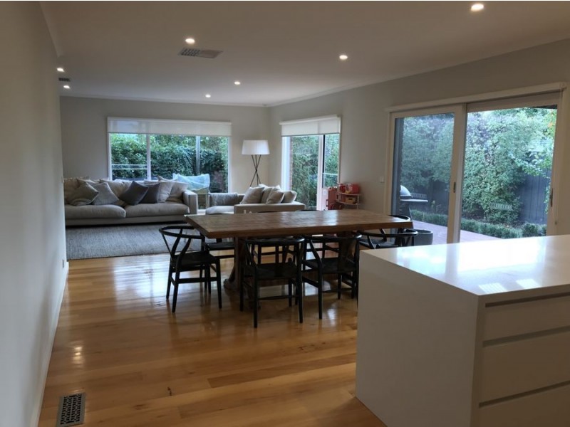 1 Hotham Court, Mont Albert VIC 3127