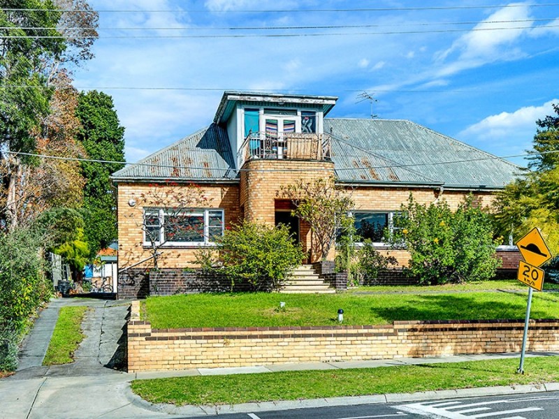 8 Vanberg Road, Essendon VIC 3040