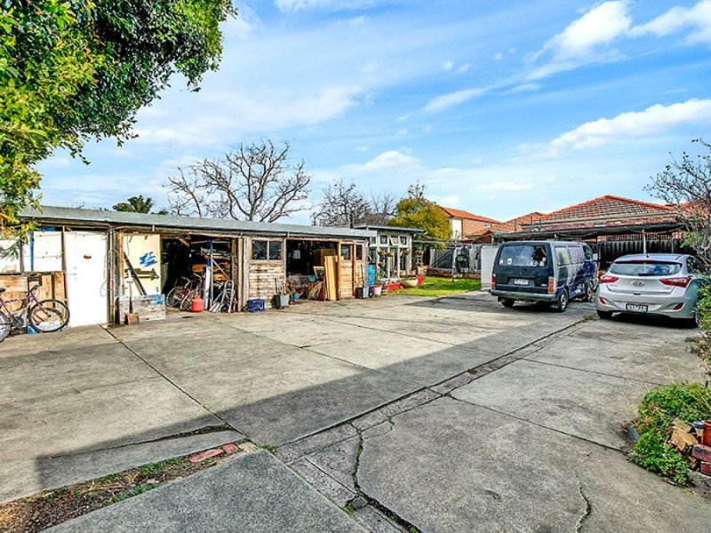 8 Vanberg Road, Essendon VIC 3040