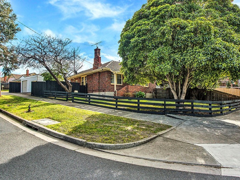 9 Connolly Avenue, Coburg North VIC 3058
