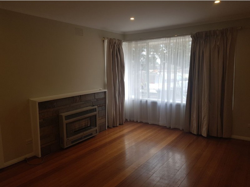 37 Fisher Grove, Tullamarine VIC 3043