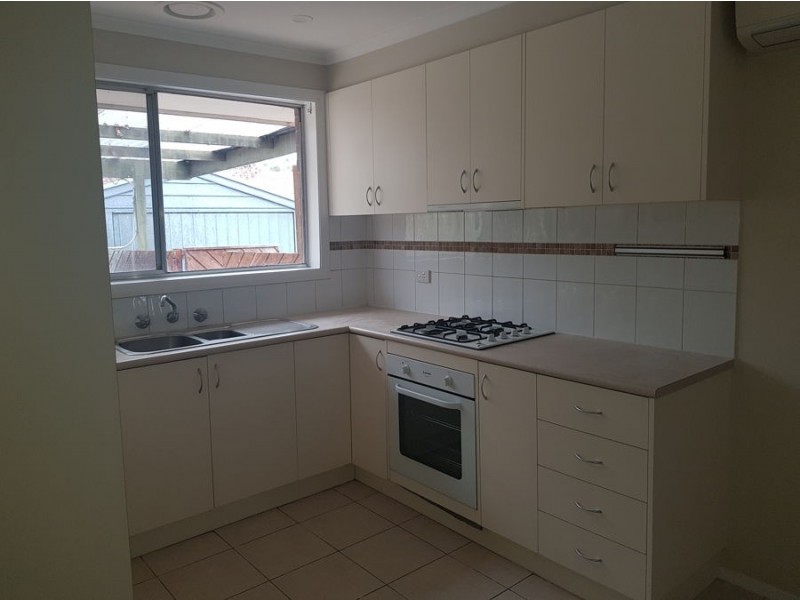 37 Fisher Grove, Tullamarine VIC 3043