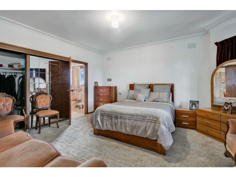 2 Hotchkiss Way, Keilor Downs VIC 3038
