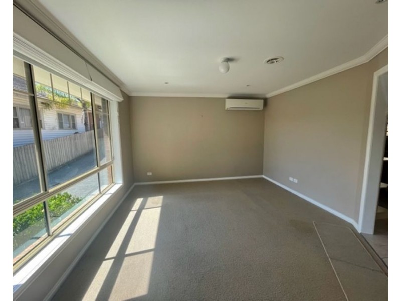 2/3 Hoban Avenue, Montmorency VIC 3094