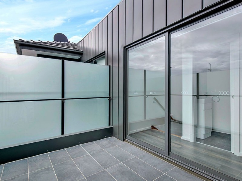 1/216 Dawson Street, Brunswick West VIC 3055