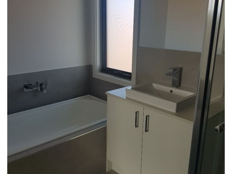 2/8 Corrigan Street, Glenroy VIC 3046