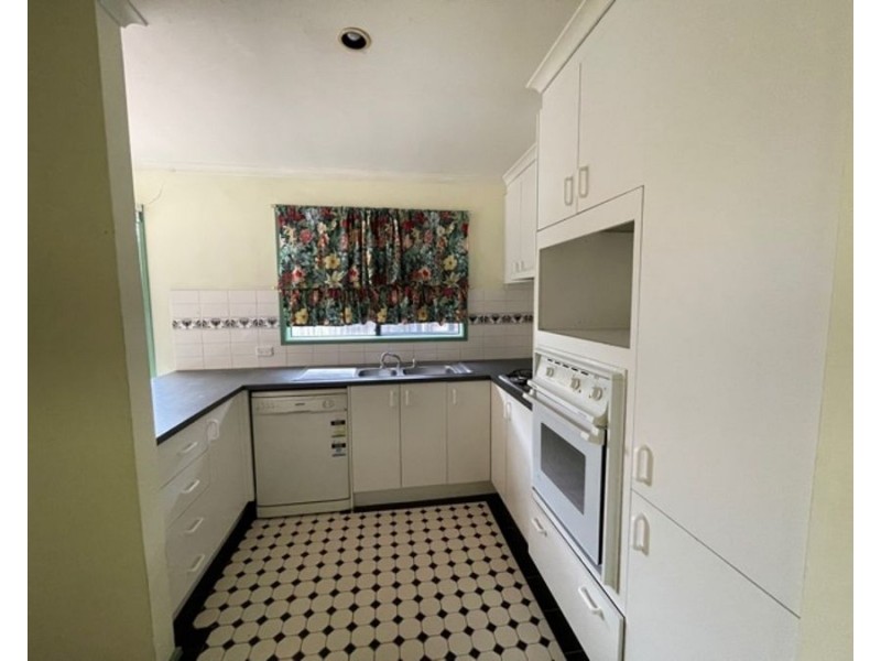 57 Rossiter Avenue, Roxburgh Park VIC 3064