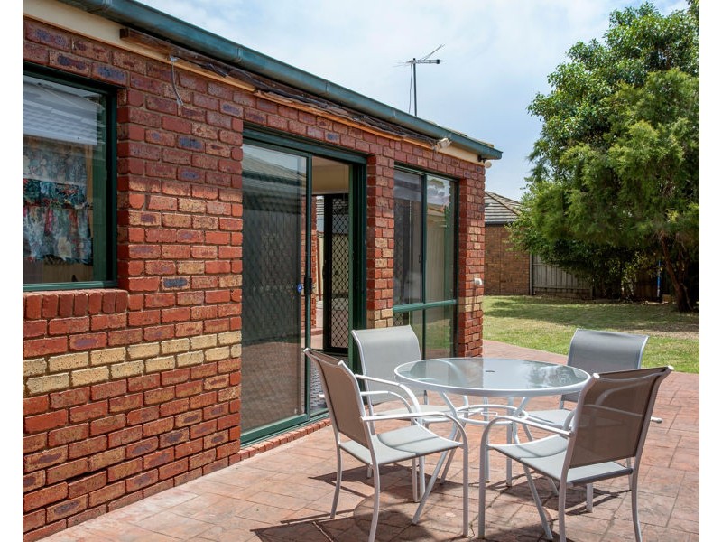 57 Rossiter Avenue, Roxburgh Park VIC 3064