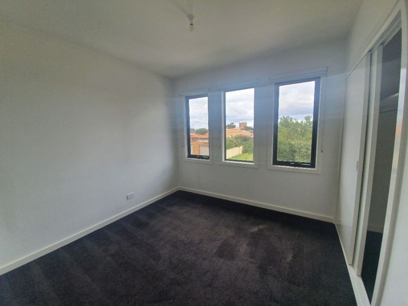 1/8 Corrigan Street, Glenroy VIC 3046