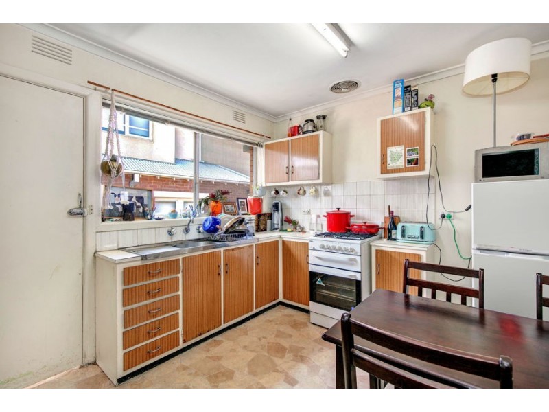 3/2 Moule Street, Brunswick West VIC 3055