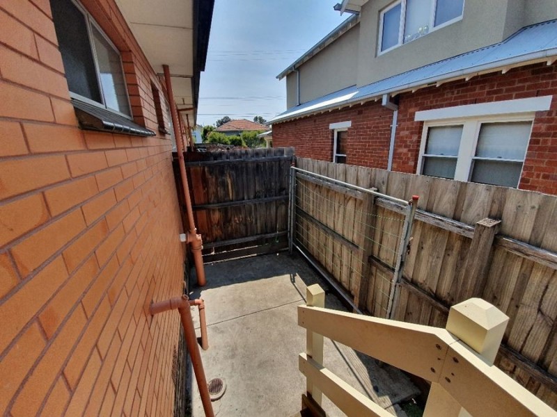 3/2 Moule Street, Brunswick West VIC 3055