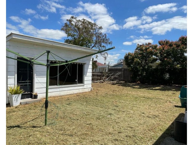 90 Parer Road, Airport West VIC 3042