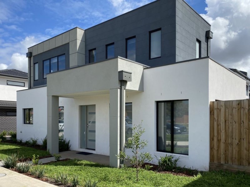 2/37 Latham Street, Werribee VIC 3030