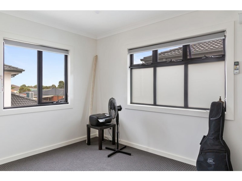2/37 Latham Street, Werribee VIC 3030