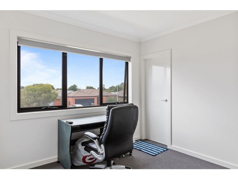 2/37 Latham Street, Werribee VIC 3030