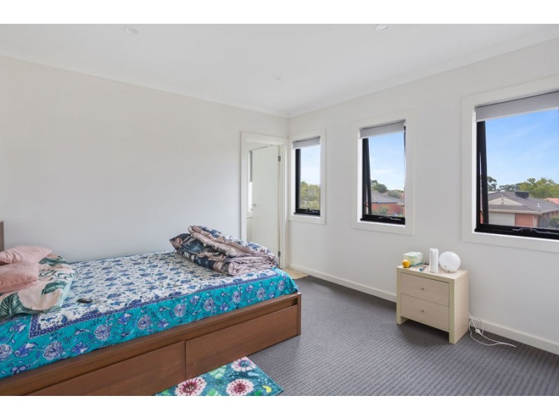 2/37 Latham Street, Werribee VIC 3030