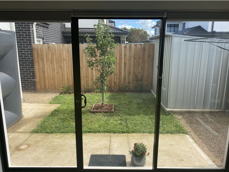 2/37 Latham Street, Werribee VIC 3030