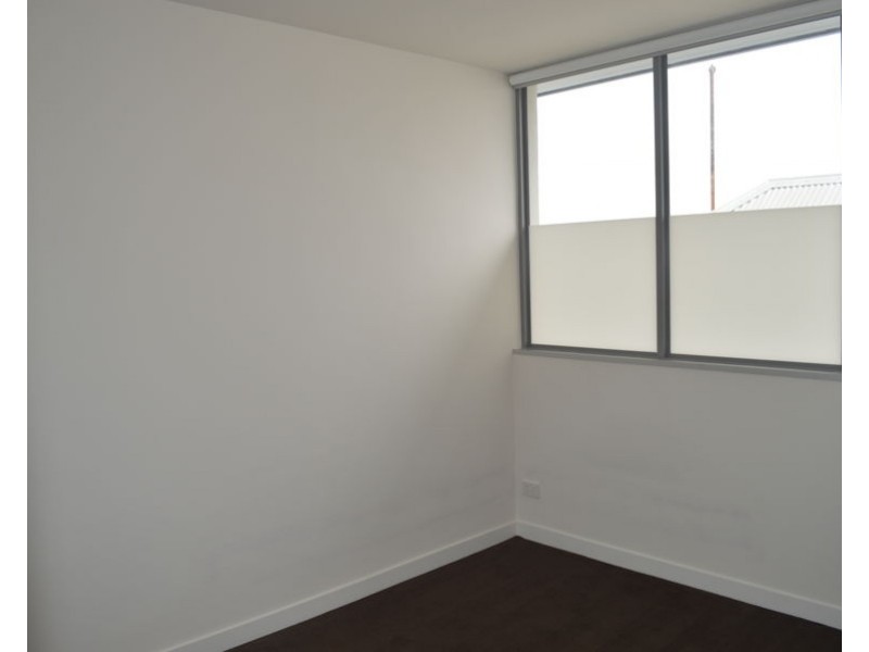 4/82 Blyth Street, Brunswick VIC 3056