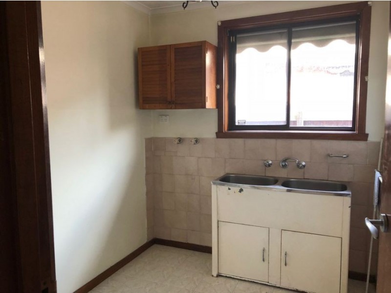 12 Pedersen Avenue, Reservoir VIC 3073
